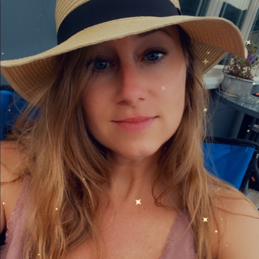 Meet your Posher, Cana